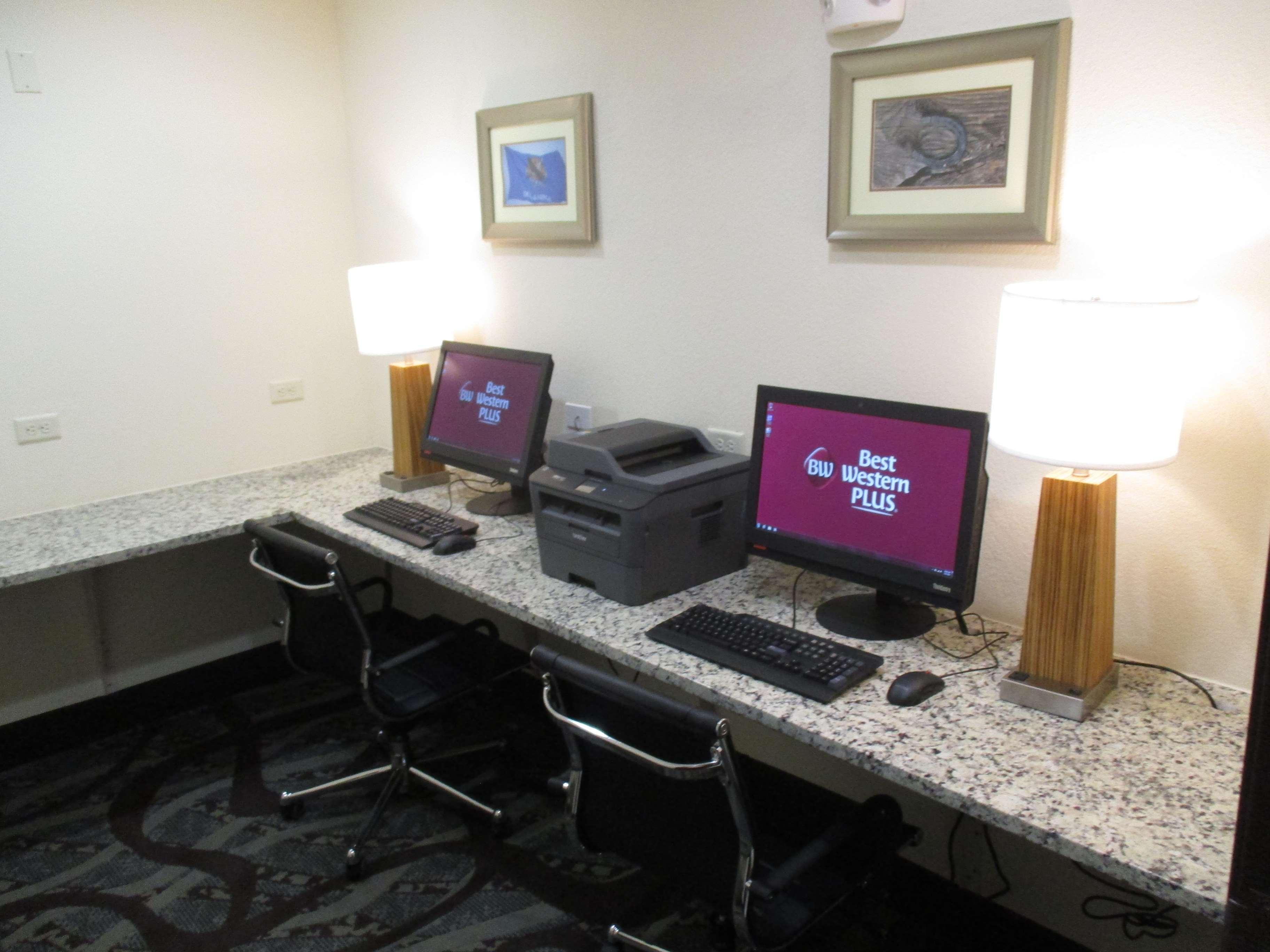 Best Western Plus/Executive Residency Elk City Exterior foto